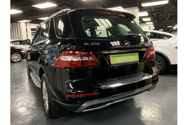 MERCEDES-BENZ ML350
